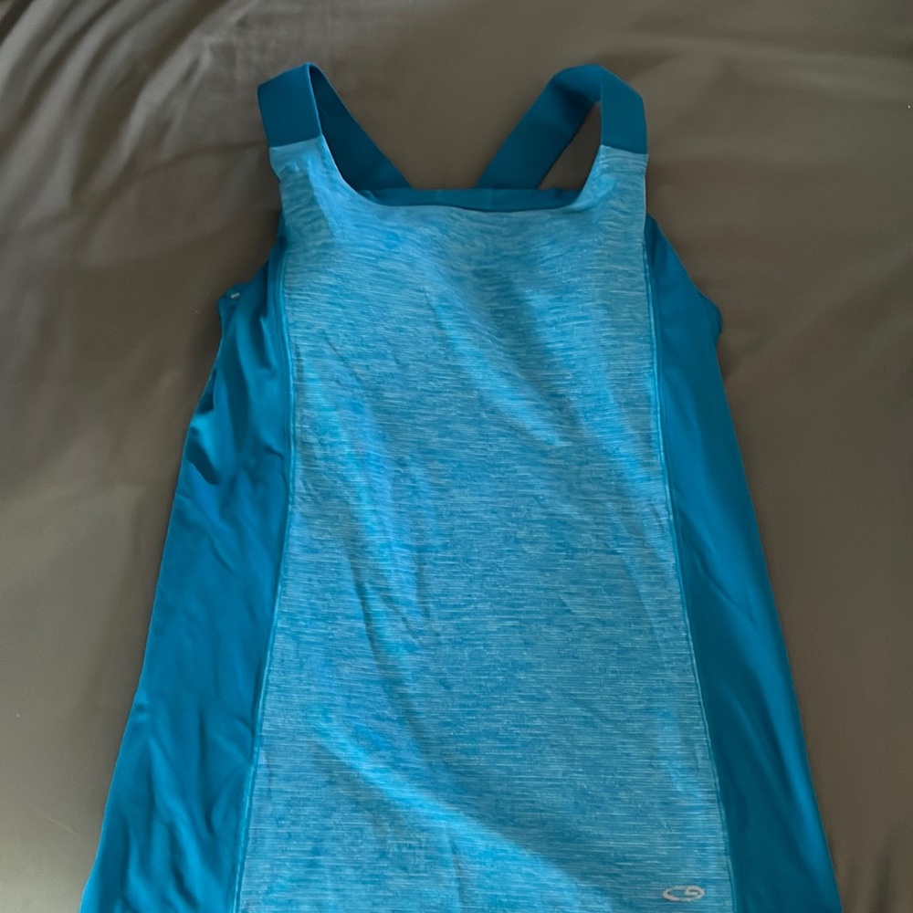 Cross back tank top size L
